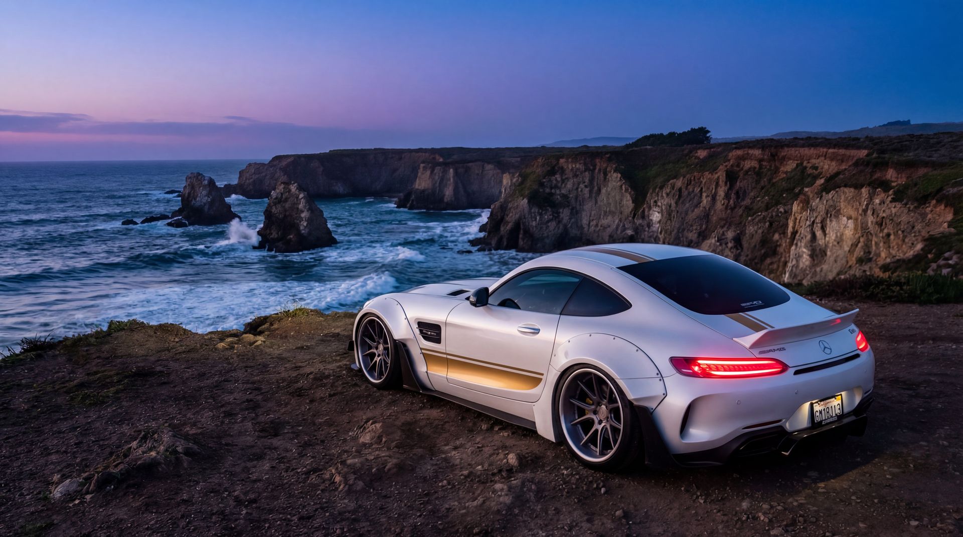 幼女漫画跑车视频：奔驰AMG GT海岸线自驾改装视频分享