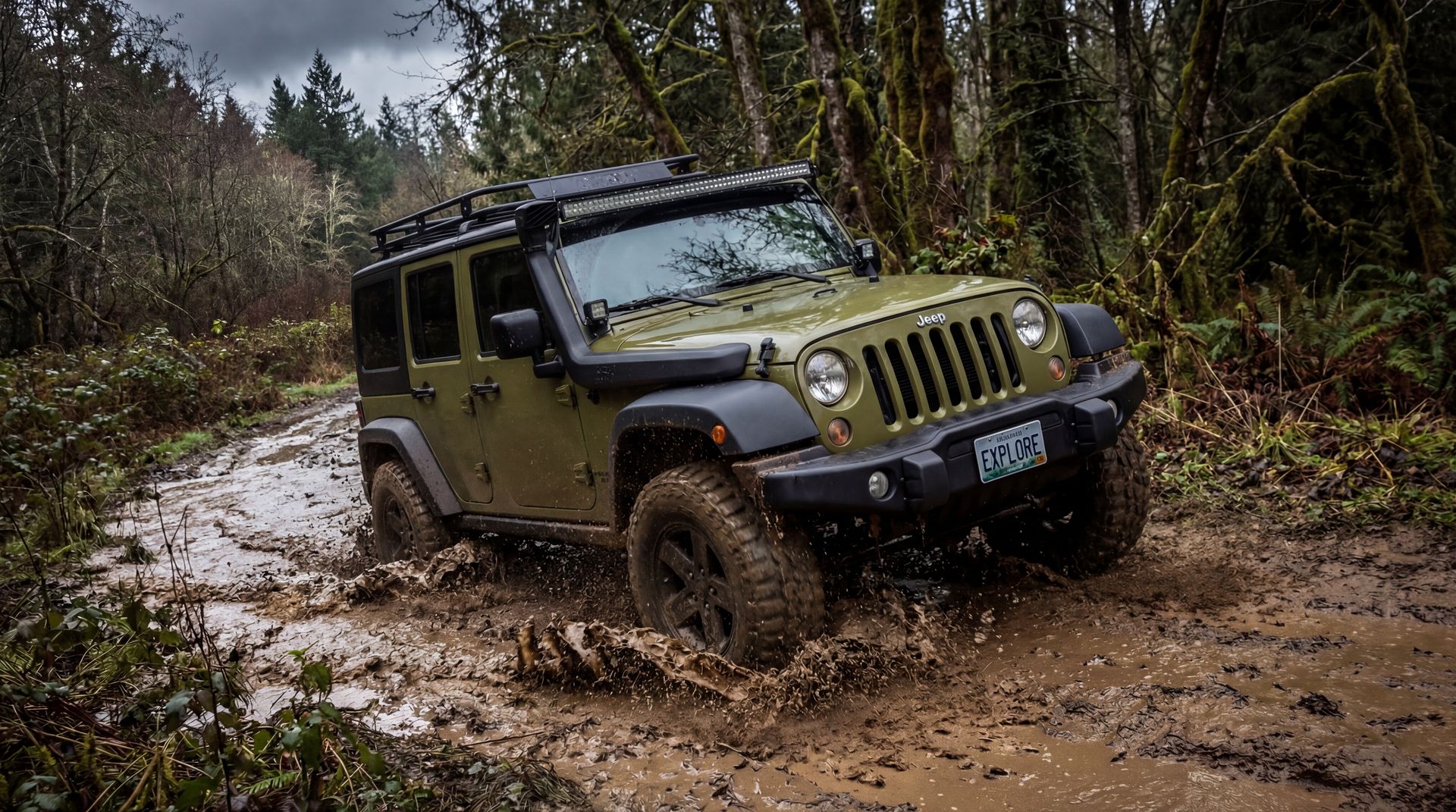 幼女漫画越野车视频：牧马人重度越野改装与泥地穿越测评